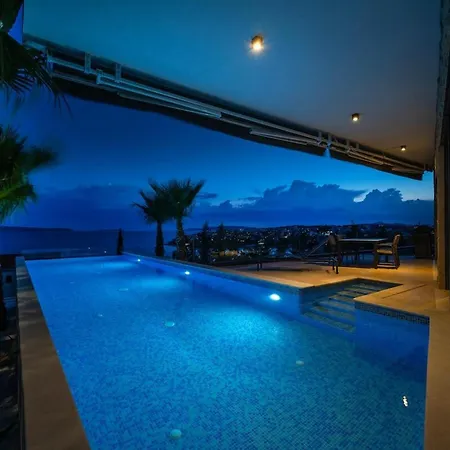 Okrug 4 Bedrooms Villa